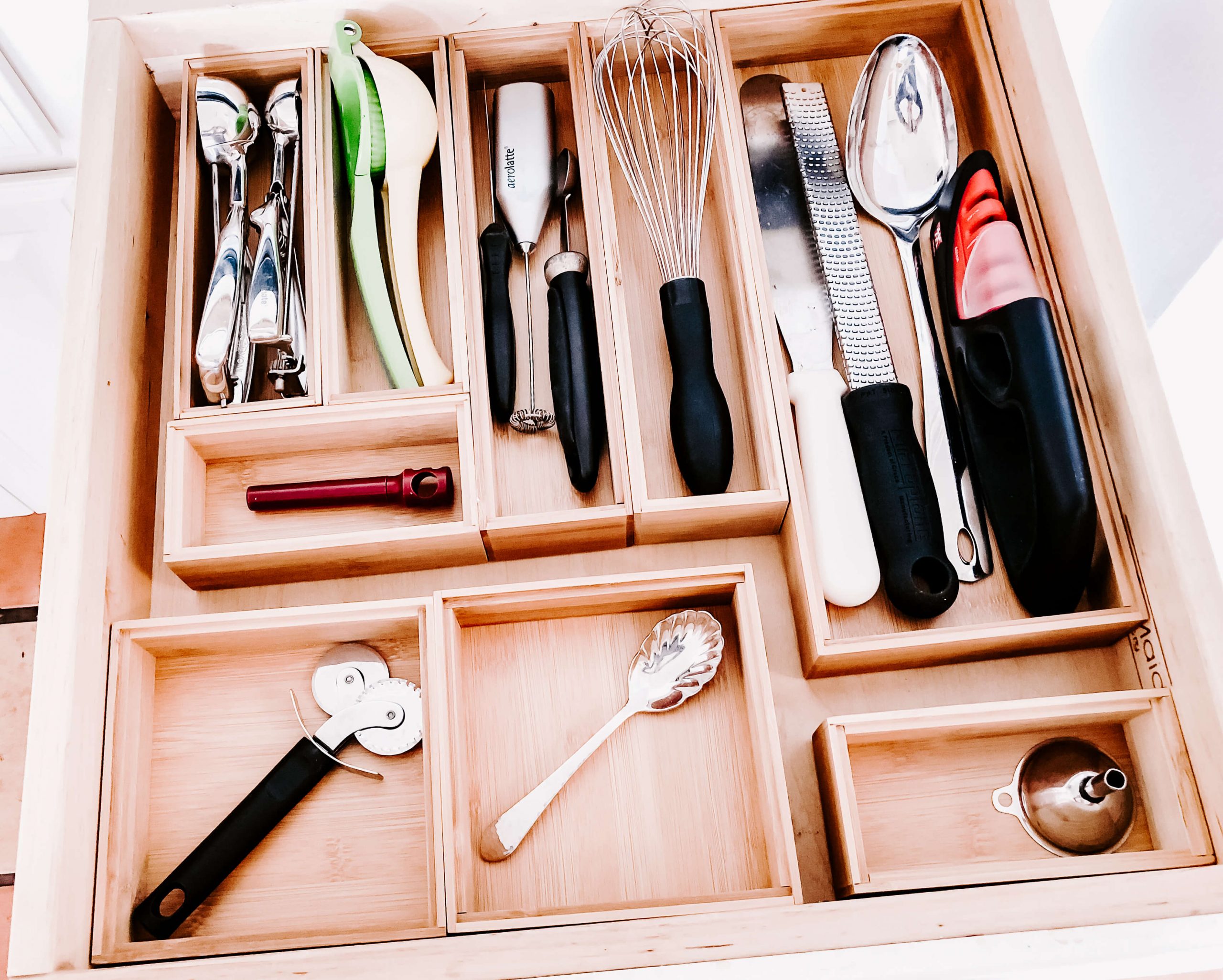 perfect kitchen drawer organization
